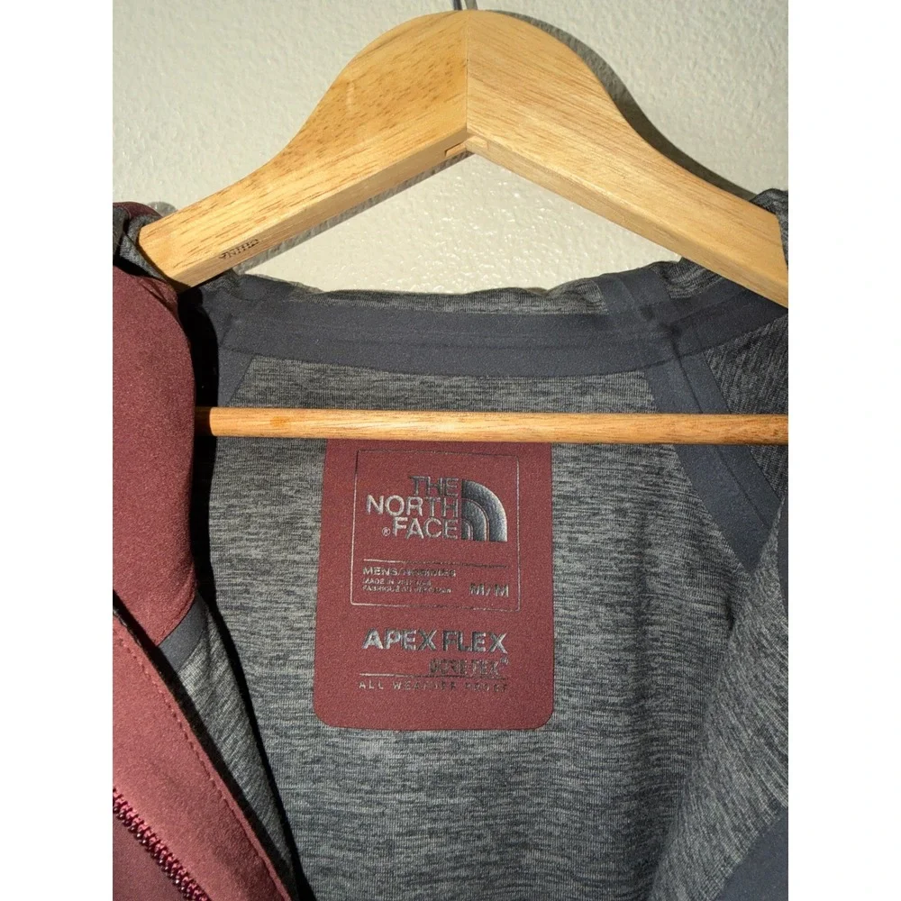 Men's NEW North Face Apex Flex Goretex Jacket in Sequoia Red Size Medium